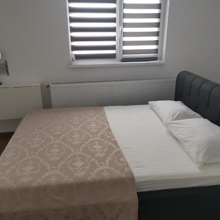 Michael Apartment กาลาจิ ภายนอก รูปภาพ